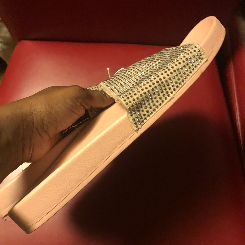 Peach colored express slides sz8